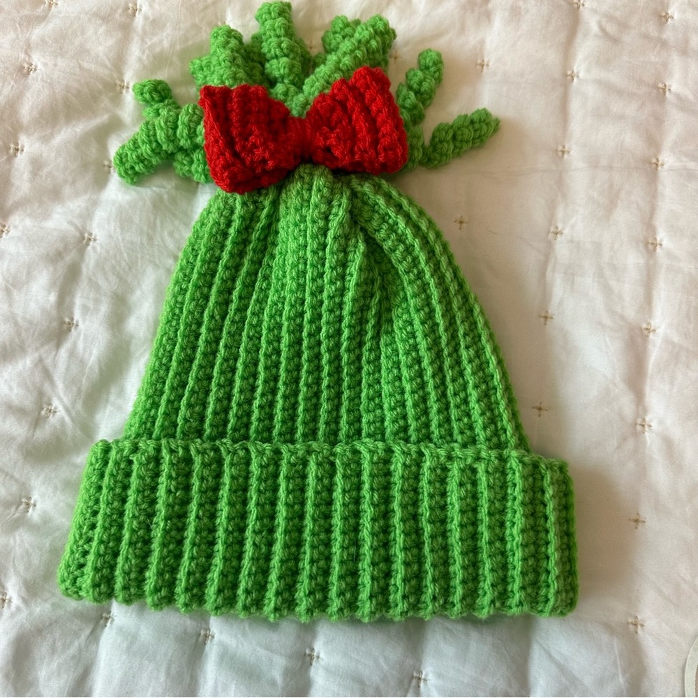 Vibrant Green Grinch Crocheted Hat with Red Bow nwot Handmade